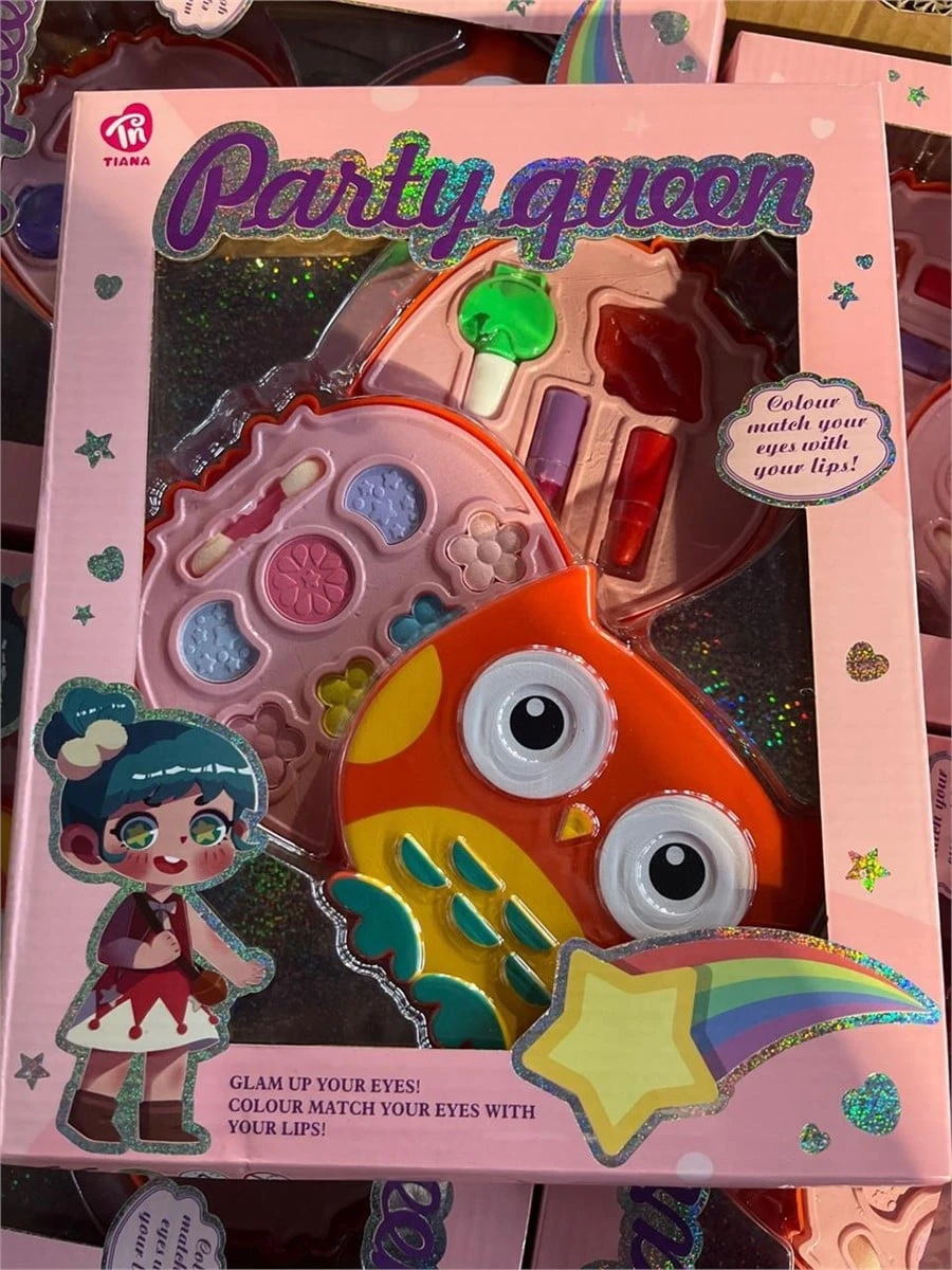New Party Girl Fashion Station Makeup Set