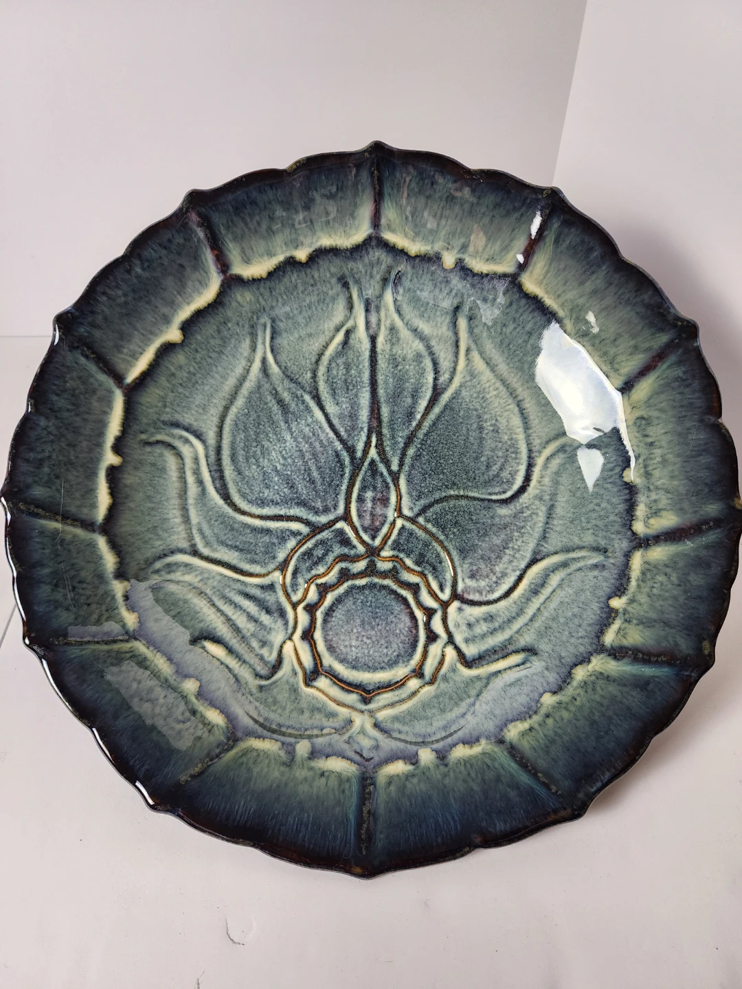 ​Pottery Bill Campbell Scalloped Raised Lotus Plate Blue & Green