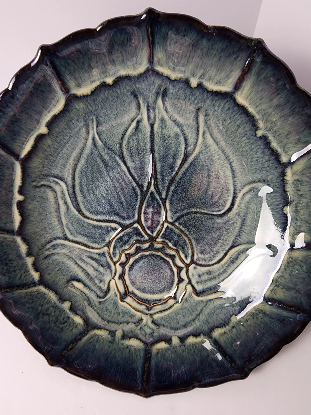 ​Pottery Bill Campbell Scalloped Raised Lotus Plate Blue & Green - photo 3
