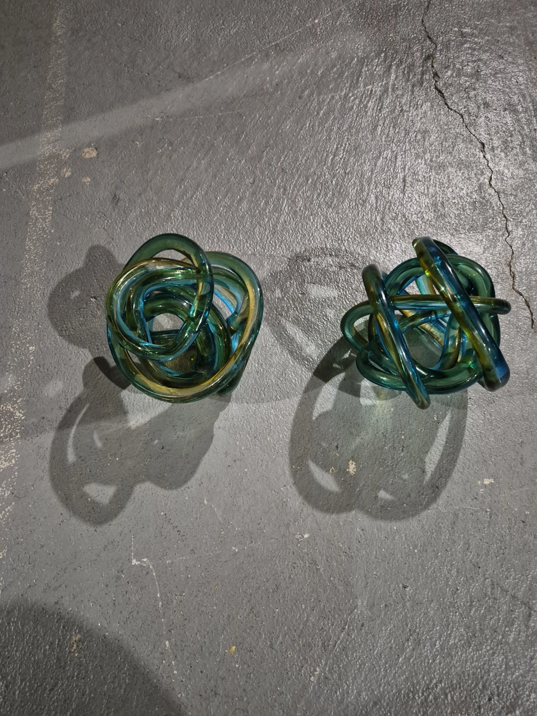Set of 2 Blue and Green Glass Knot Sculptures - photo 4