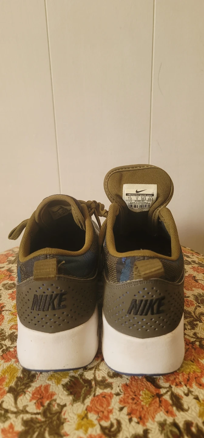 Nike Thea Women's Running Shoes - Size 7.5 - photo 2