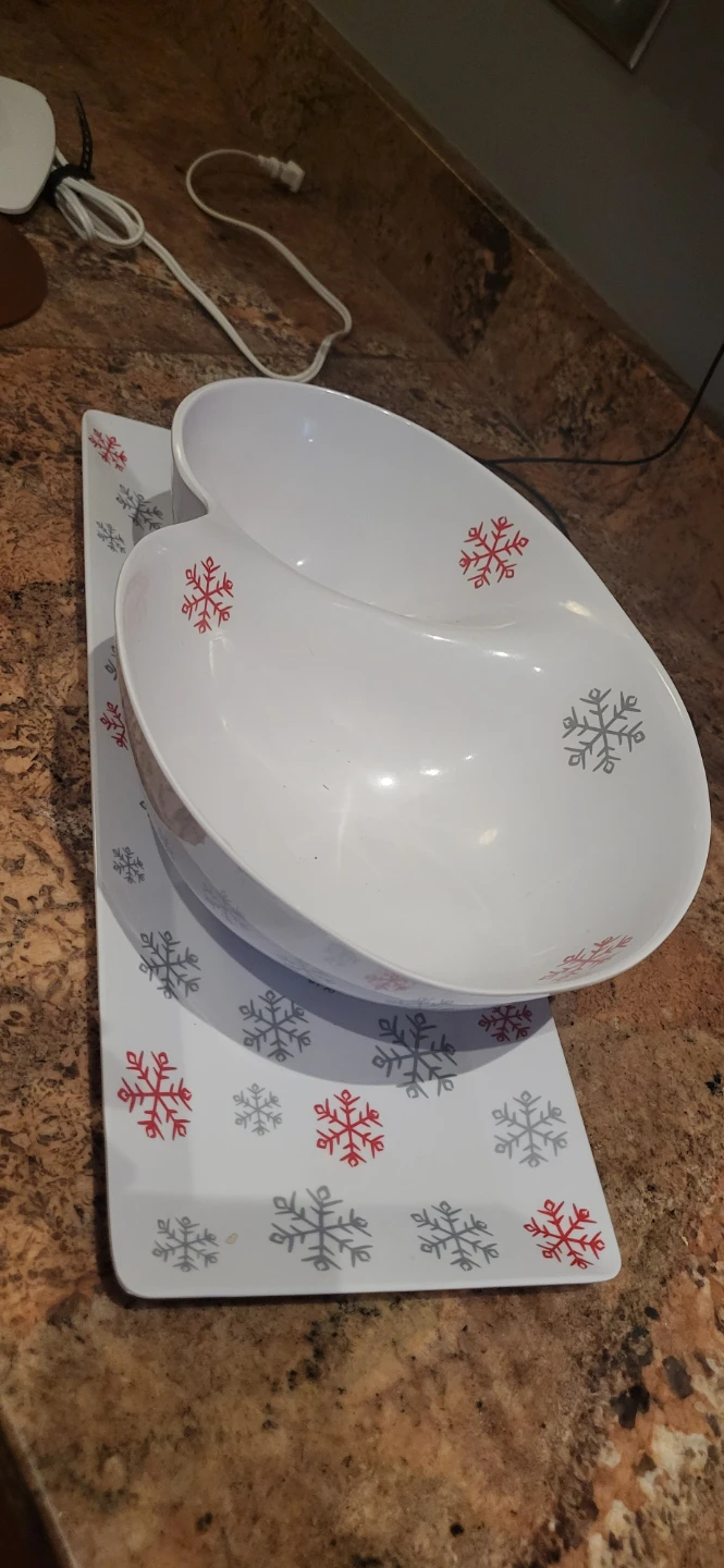🥕 White Divided Serving Bowl with Snowflake Design - photo 2