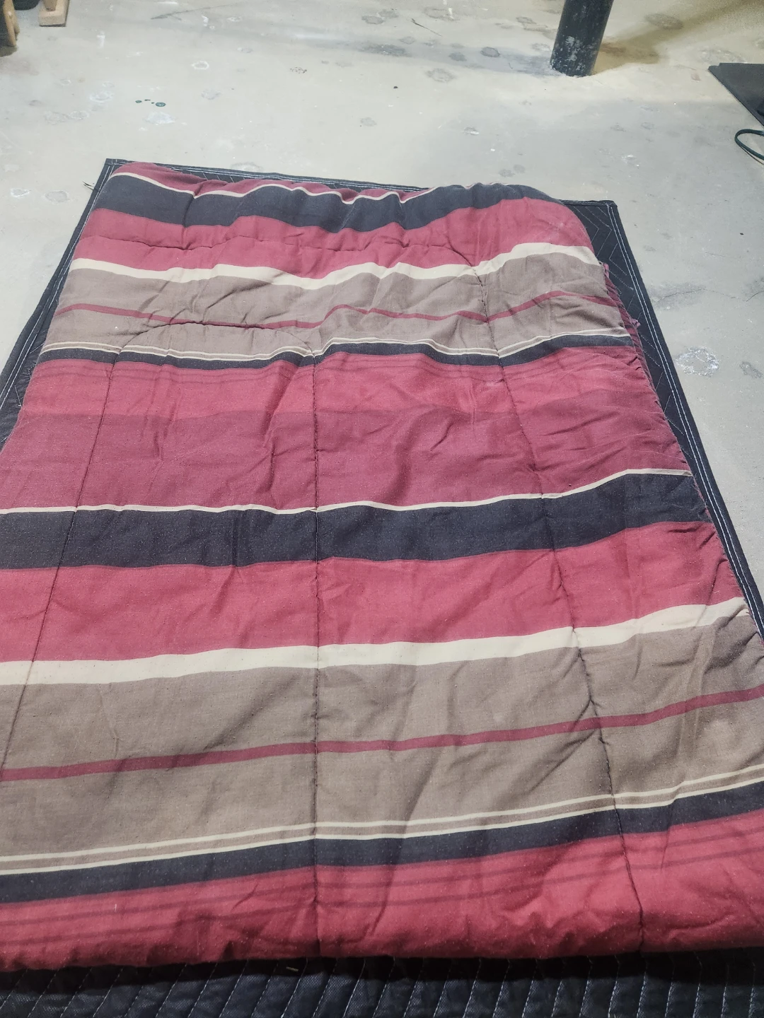 Striped twin size Comforter - photo 2