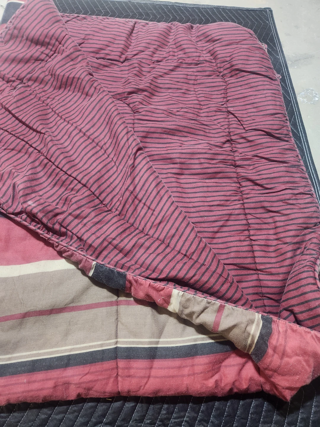 Striped twin size Comforter - photo 3