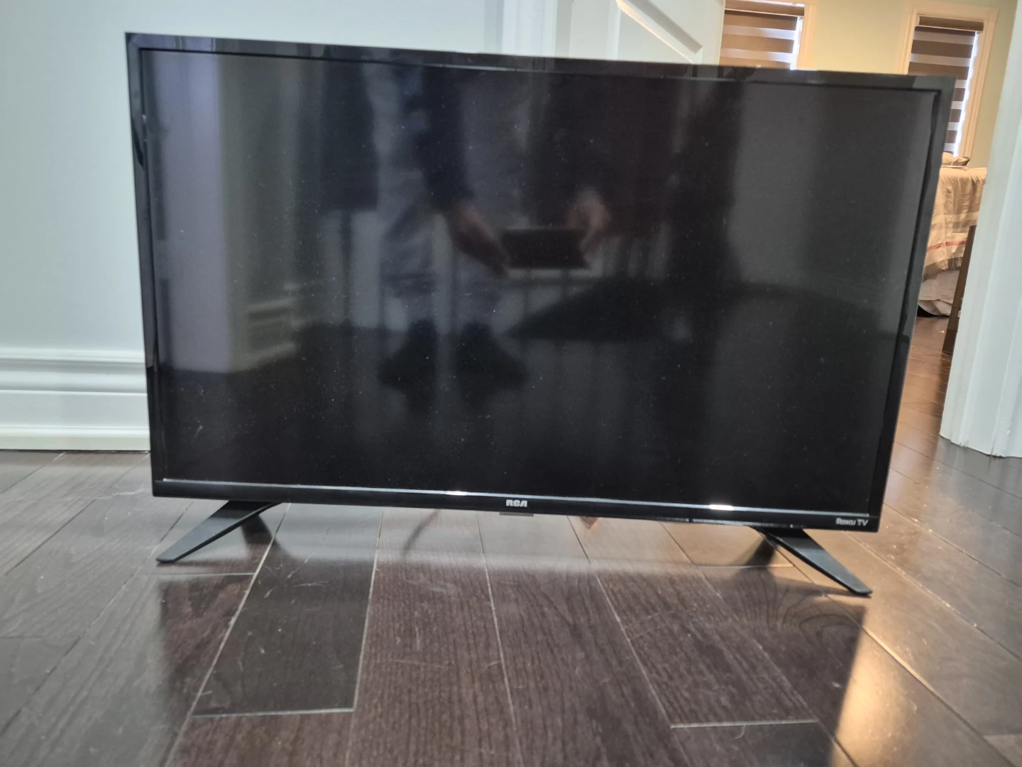 Mint condition, RCA 32" HD Roku TV - photo 2
