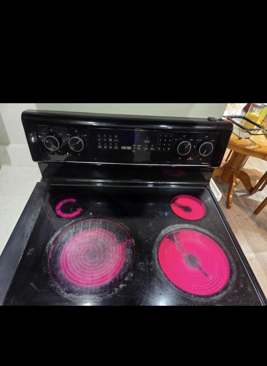 Whirlpool Electric Range - photo 3