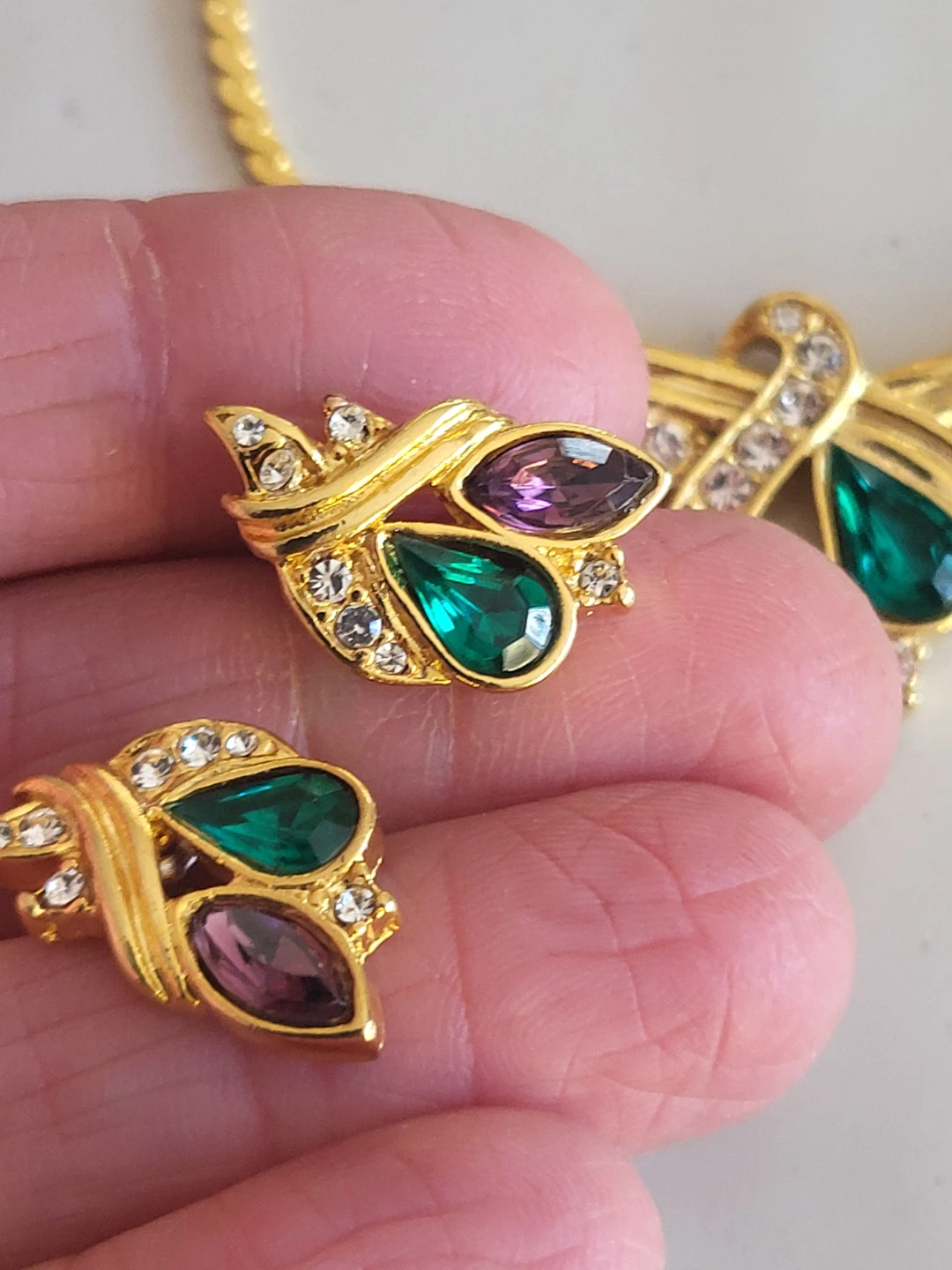 Gold Tone Necklace, Bracelet, and Earrings Set with Rhinestones - photo 3