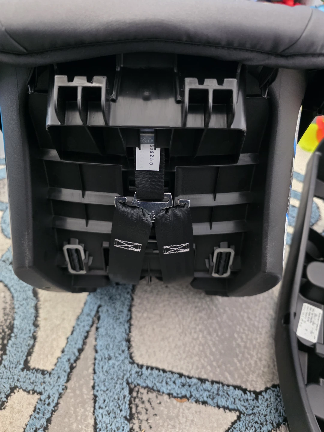 Evenflo Infant Car Seat with Base - photo 4