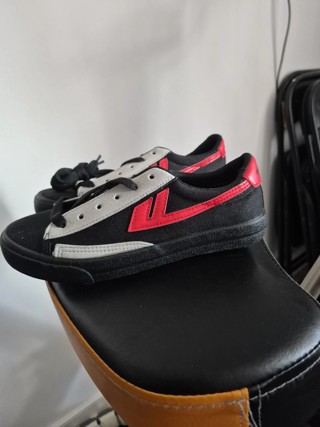 Warrior Black Red Sneakers - Youth Size 34 - photo 3