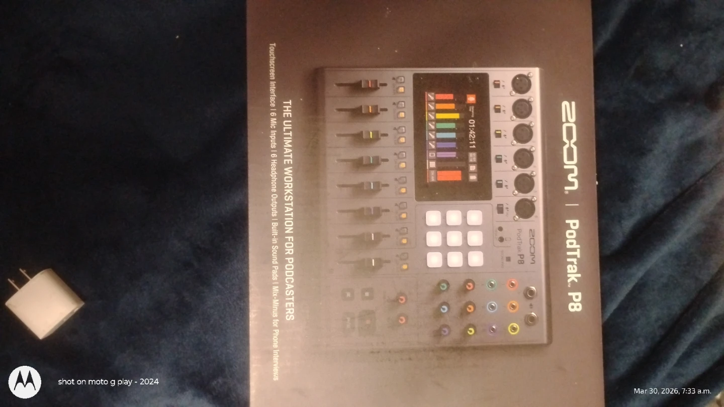 ZOOM PodTrak P8 Podcast Recorder - photo 2