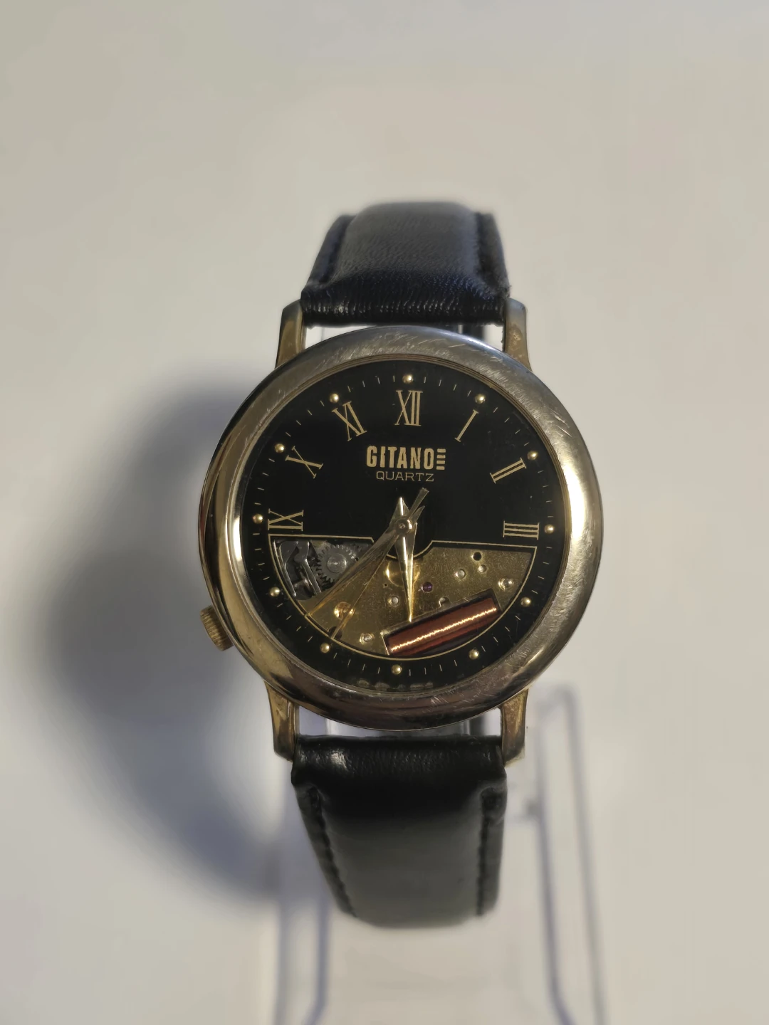 34mm Gitano Quartz Watch - Dial view of movement
