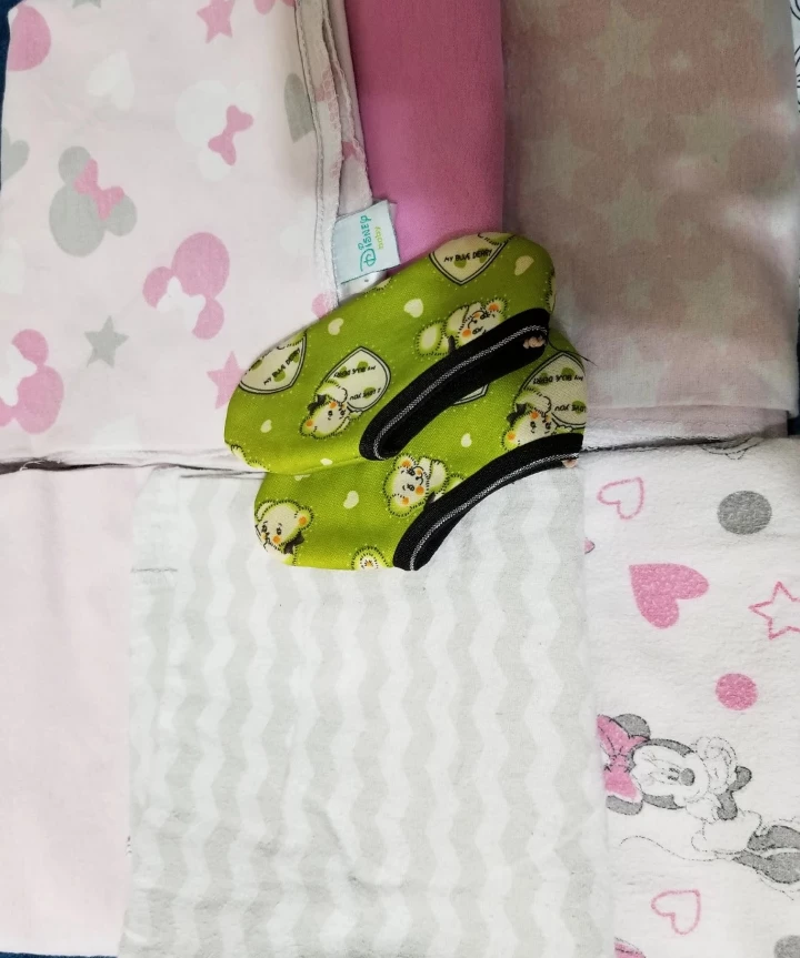 Swaddles (6) and shoes - photo 3