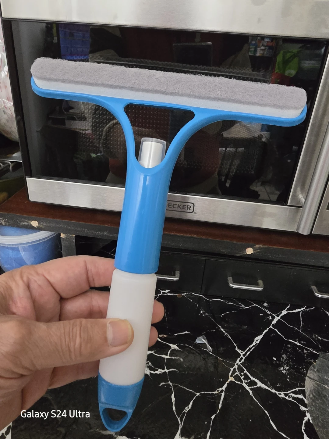 2-in-1 Spray Squeegee Window Cleaner Built-In Bottle & Scrub Pad - photo 3
