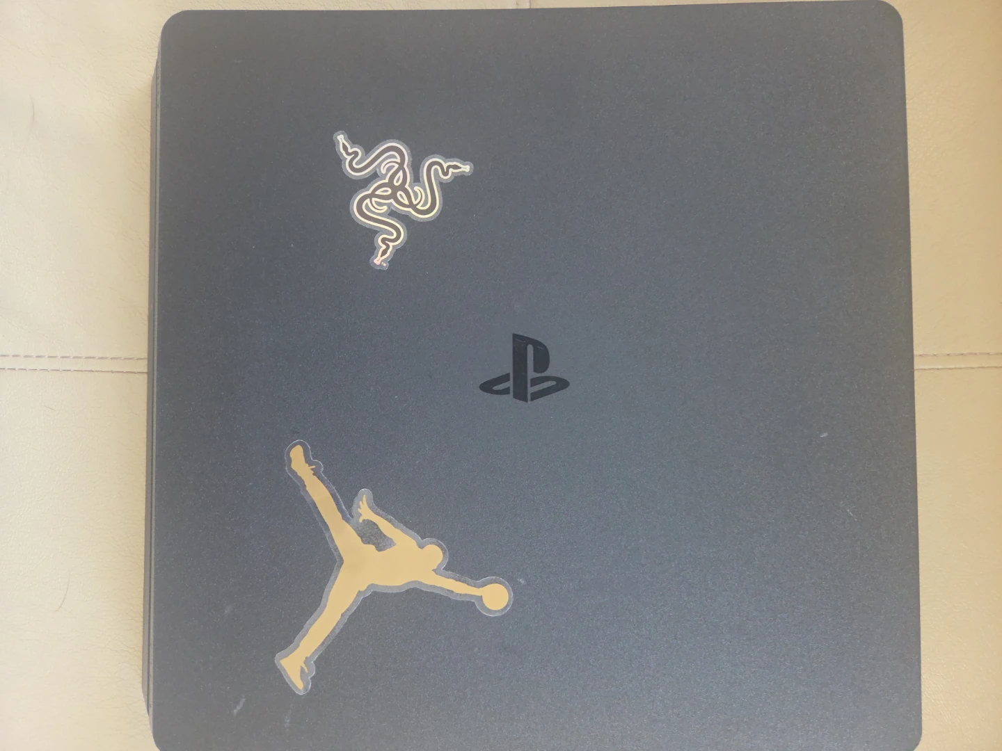 PlayStation 4 Slim Console - photo 2