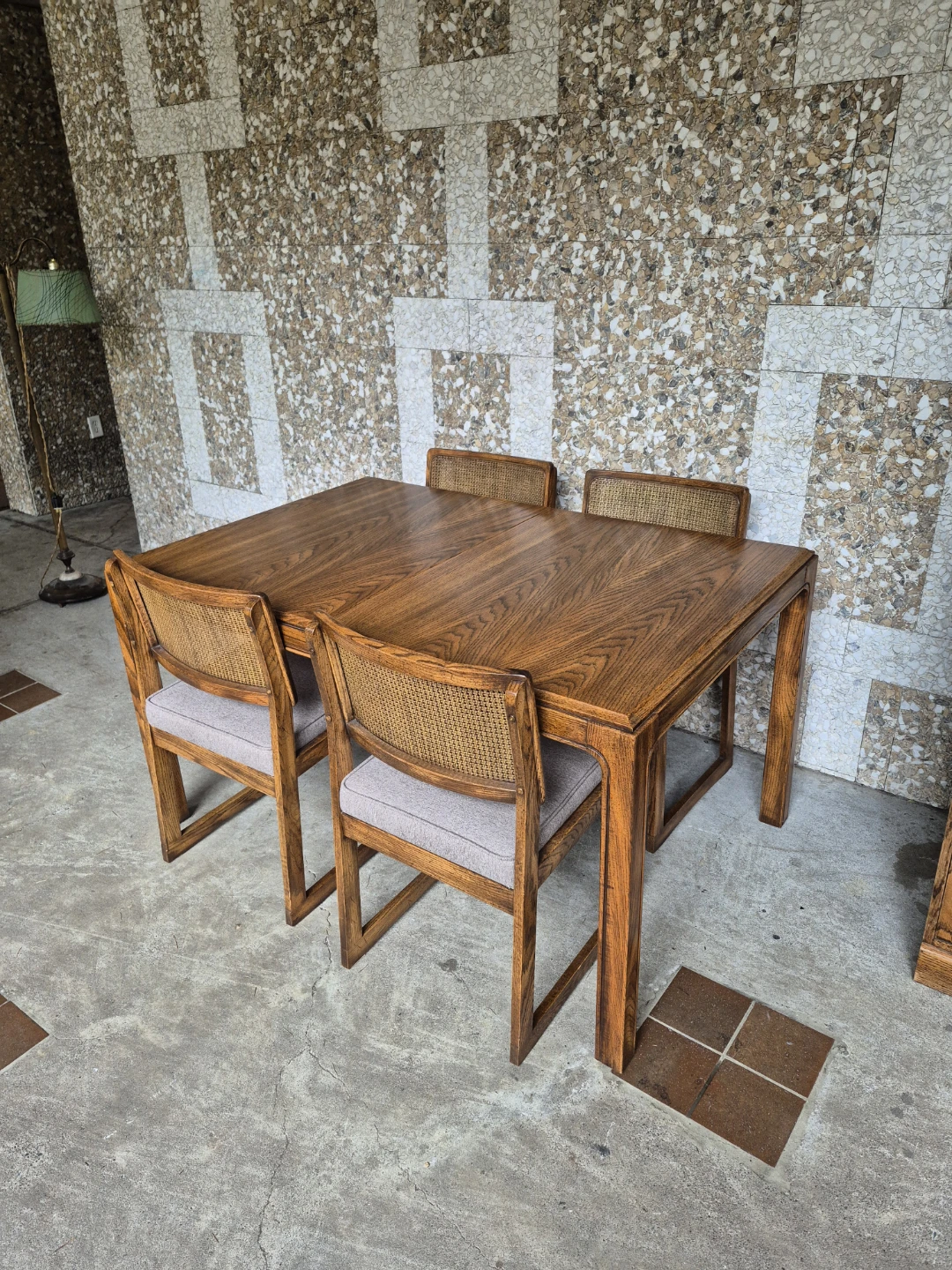 Vintage Oak Dining Table - Expandable Square/Rectangular Table - photo 3