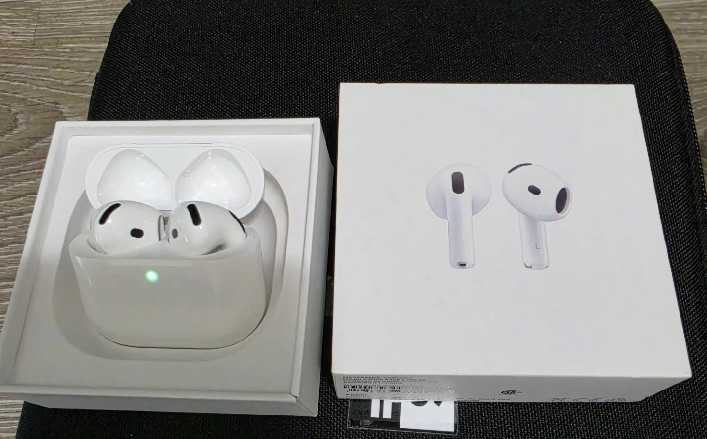 Apple AirPods 4 - photo 2
