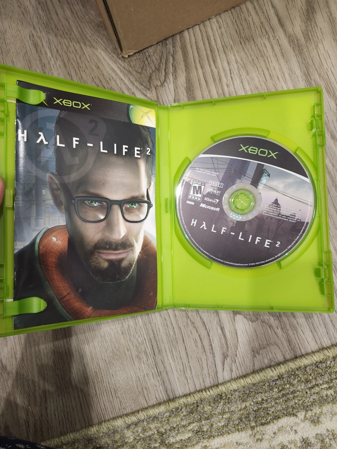 Half-Life 2 Xbox Game - photo 2