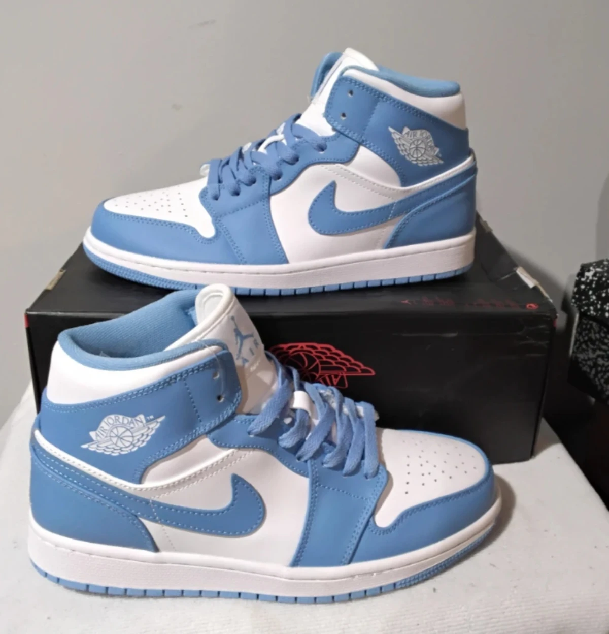Air Jordan 1 Mid Sneakers - University Blue White - photo 3