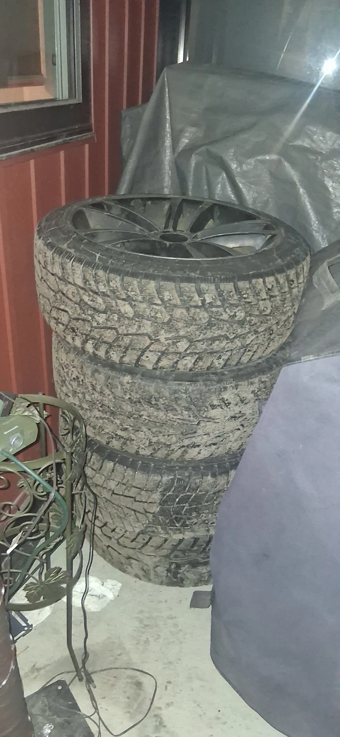 Set of 7 Tires with Rims - photo 3