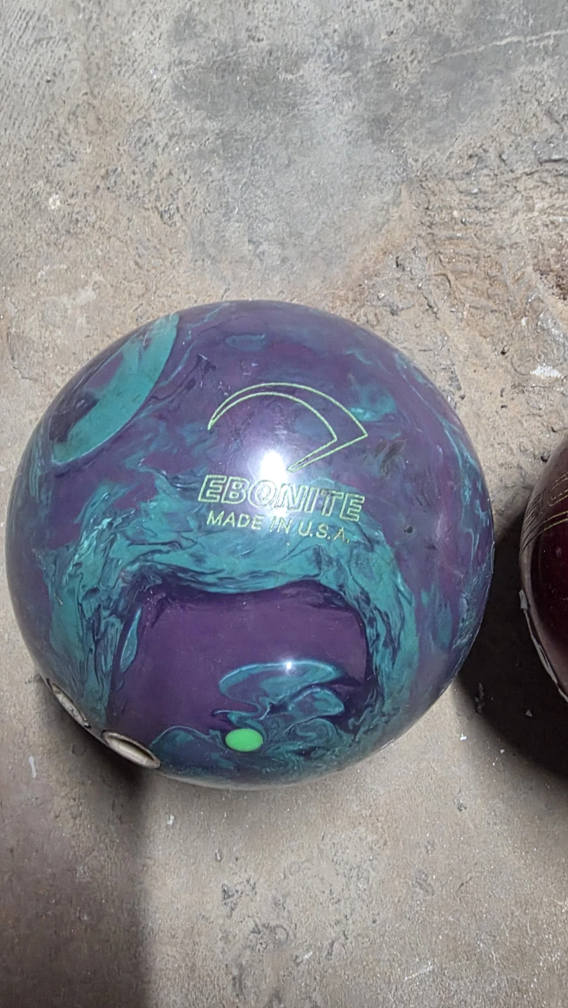 Ebonite Bowling Ball - photo 2