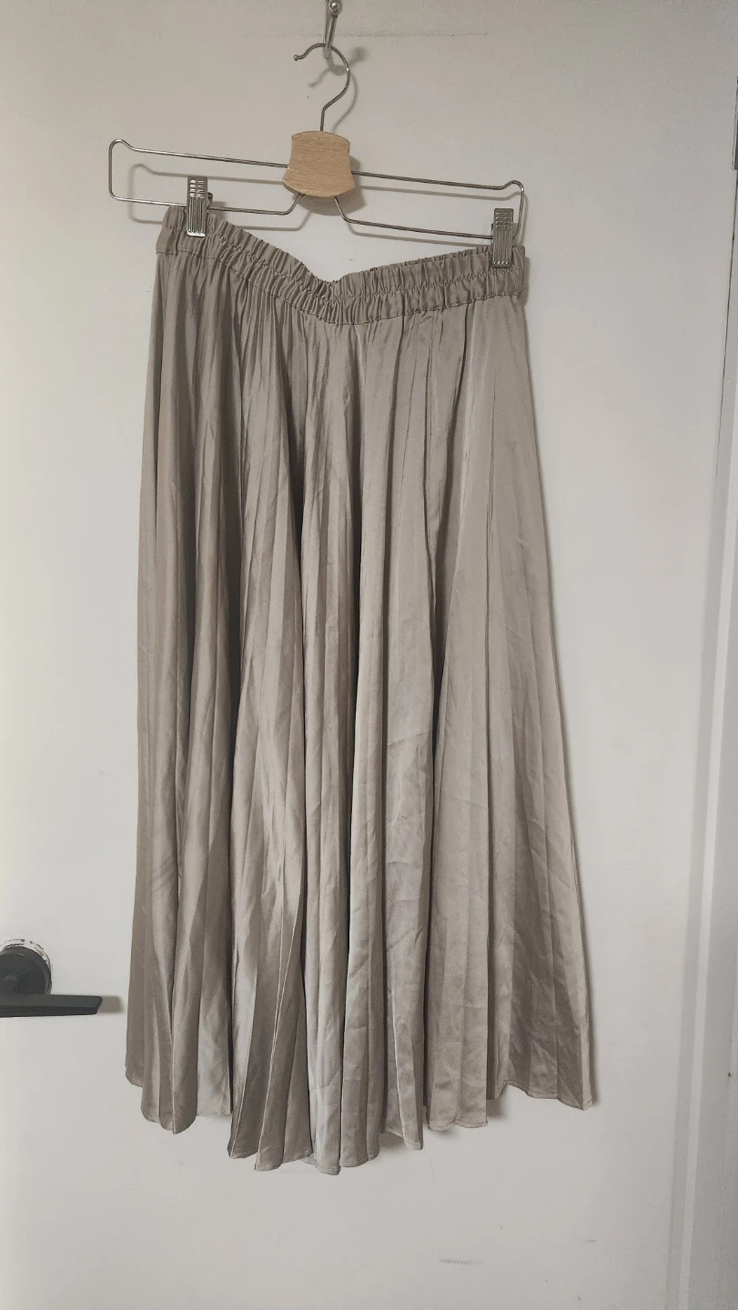 Dynamite Pleated Midi Skirt - Beige - P/S
