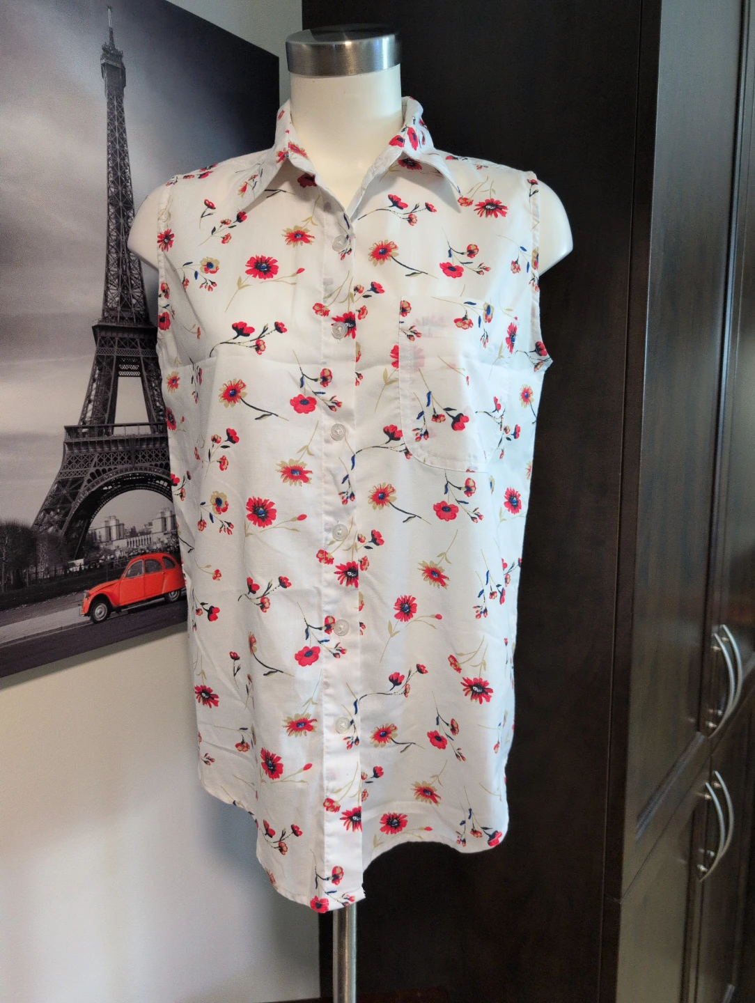Truly Classic Sleeveless Floral Shirt Size S/P