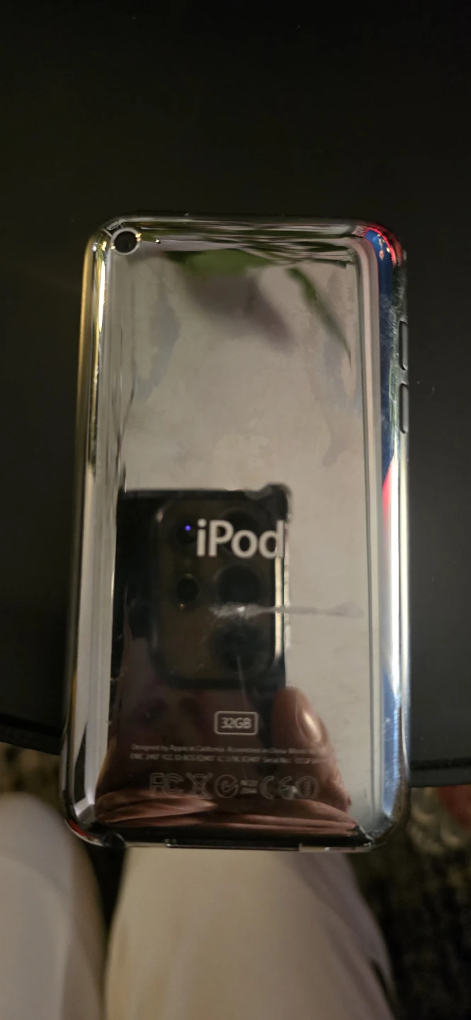 Apple iPod Touch 4th Gen 32GB - photo 2