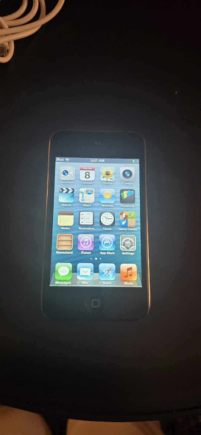 Apple iPod Touch 4th Gen 32GB - photo 3