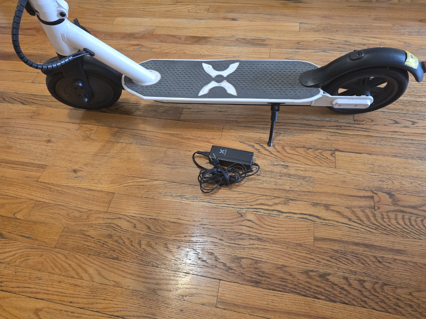(battery not working) Hover-1 Electric Scooter - White - photo 2