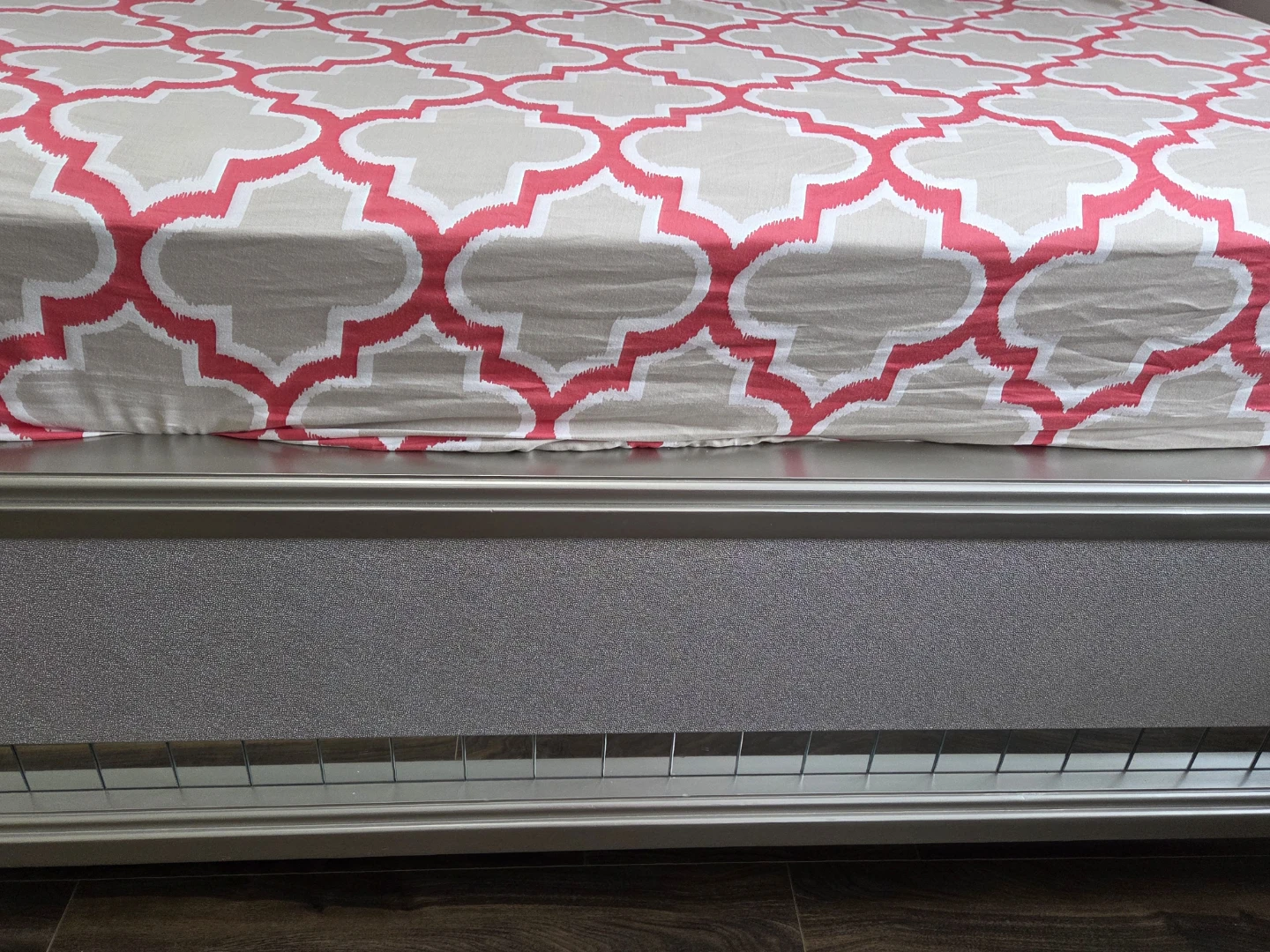 King size Tufted Headboard and Sealy Mattress Set - photo 3