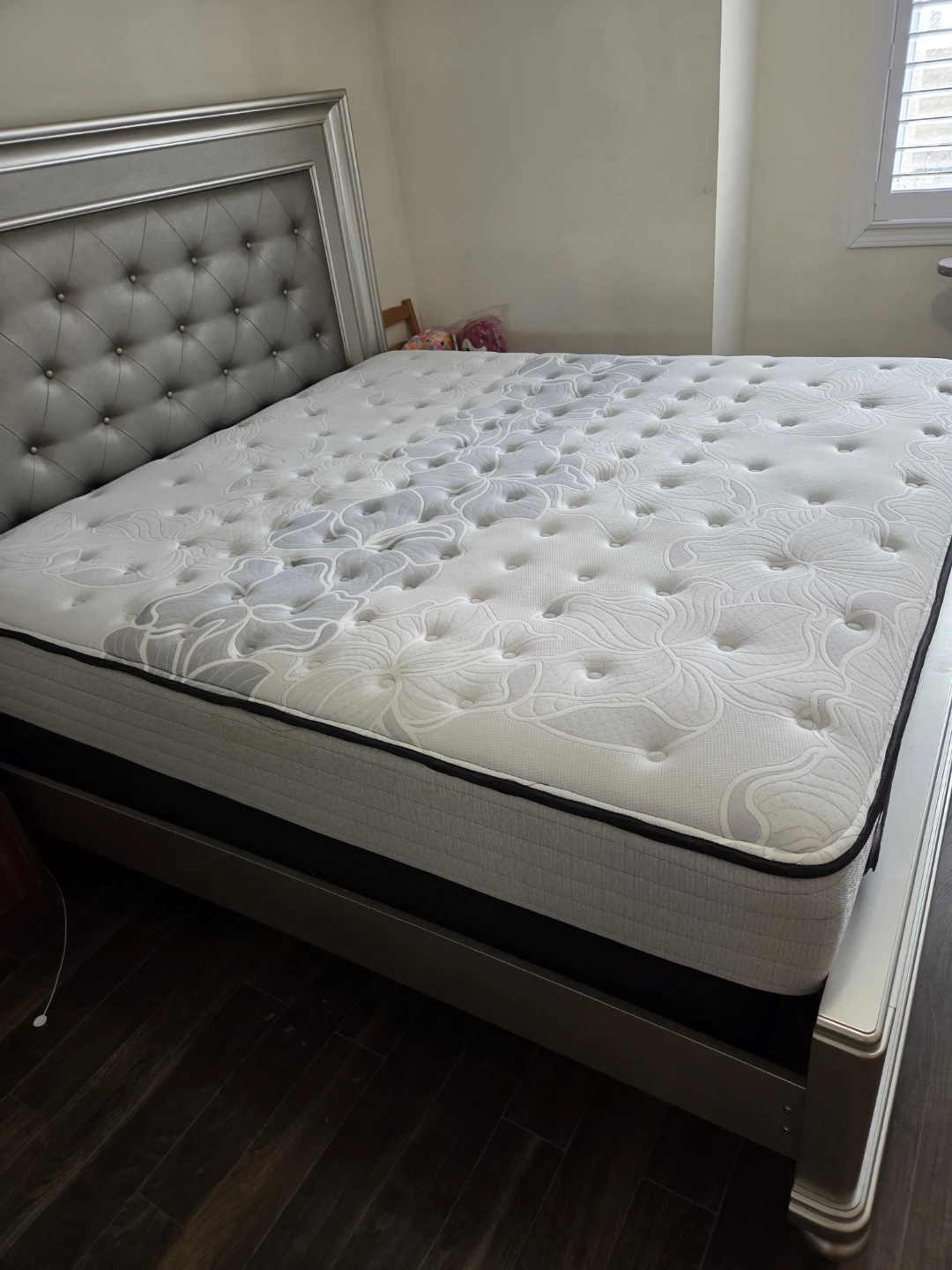 King size Tufted Headboard and Sealy Mattress Set - photo 5