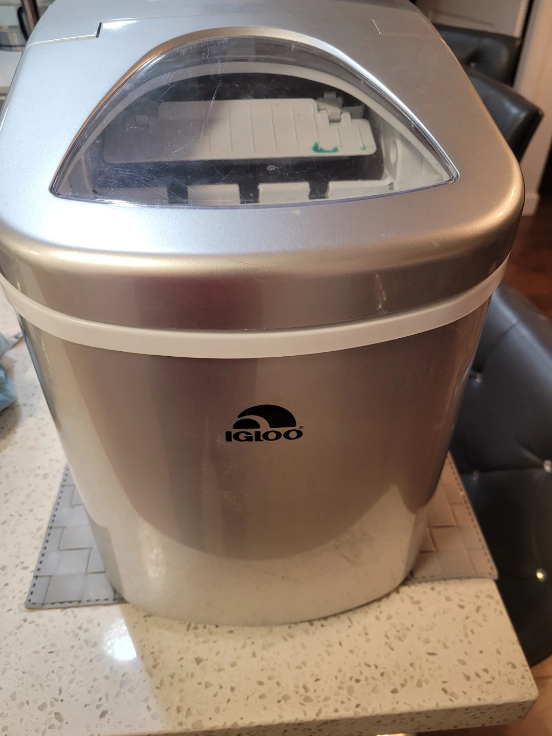 Igloo ICE108 Portable Electronic Ice Maker