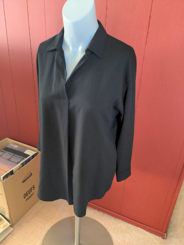 UNIQLO Black Long Sleeve Collared Blouse Size S