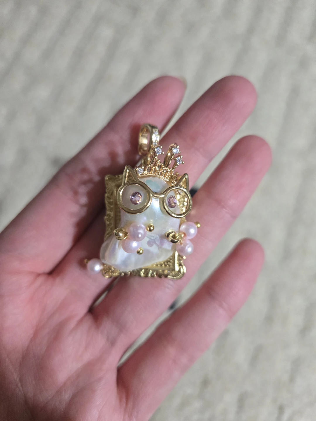 Pearl Pendant with Crown and Glasses - photo 2