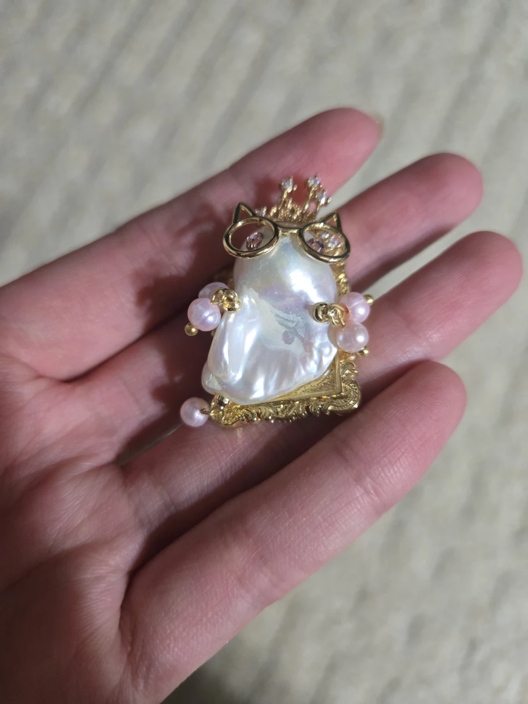 Pearl Pendant with Crown and Glasses - photo 4