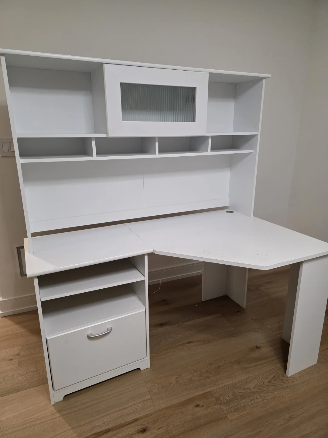 White Corner Desk with Hutch - photo 2