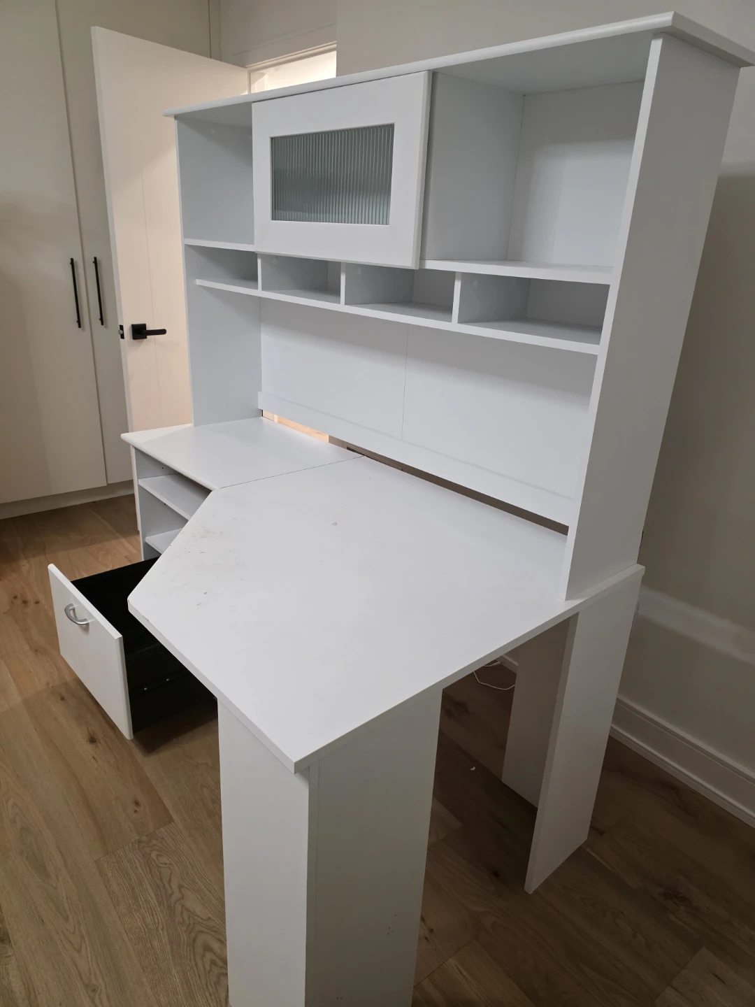 White Corner Desk with Hutch - photo 3