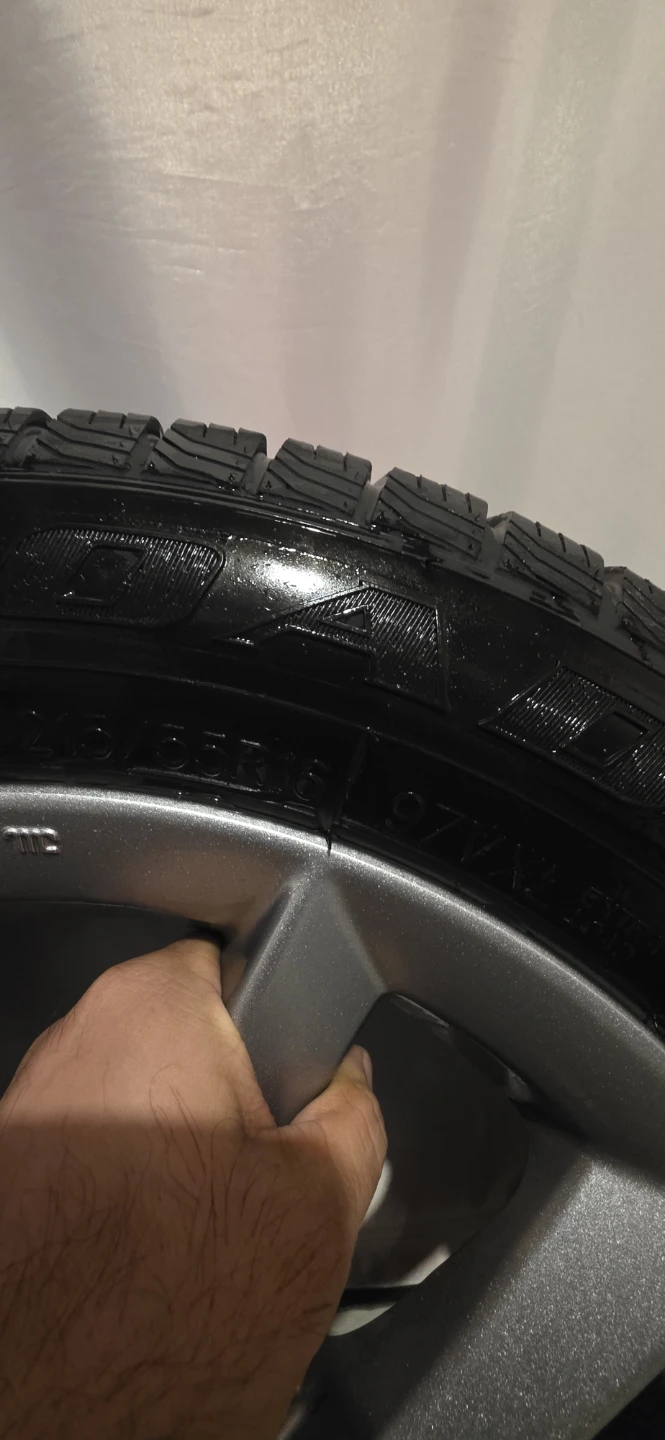 Set of 4 Honda Alloy Wheels with Tires WINTER - photo 5