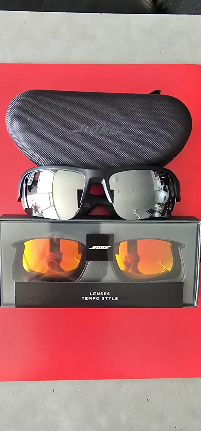 Bose Tempo Style Sunglasses with Case and Extra Lenses
