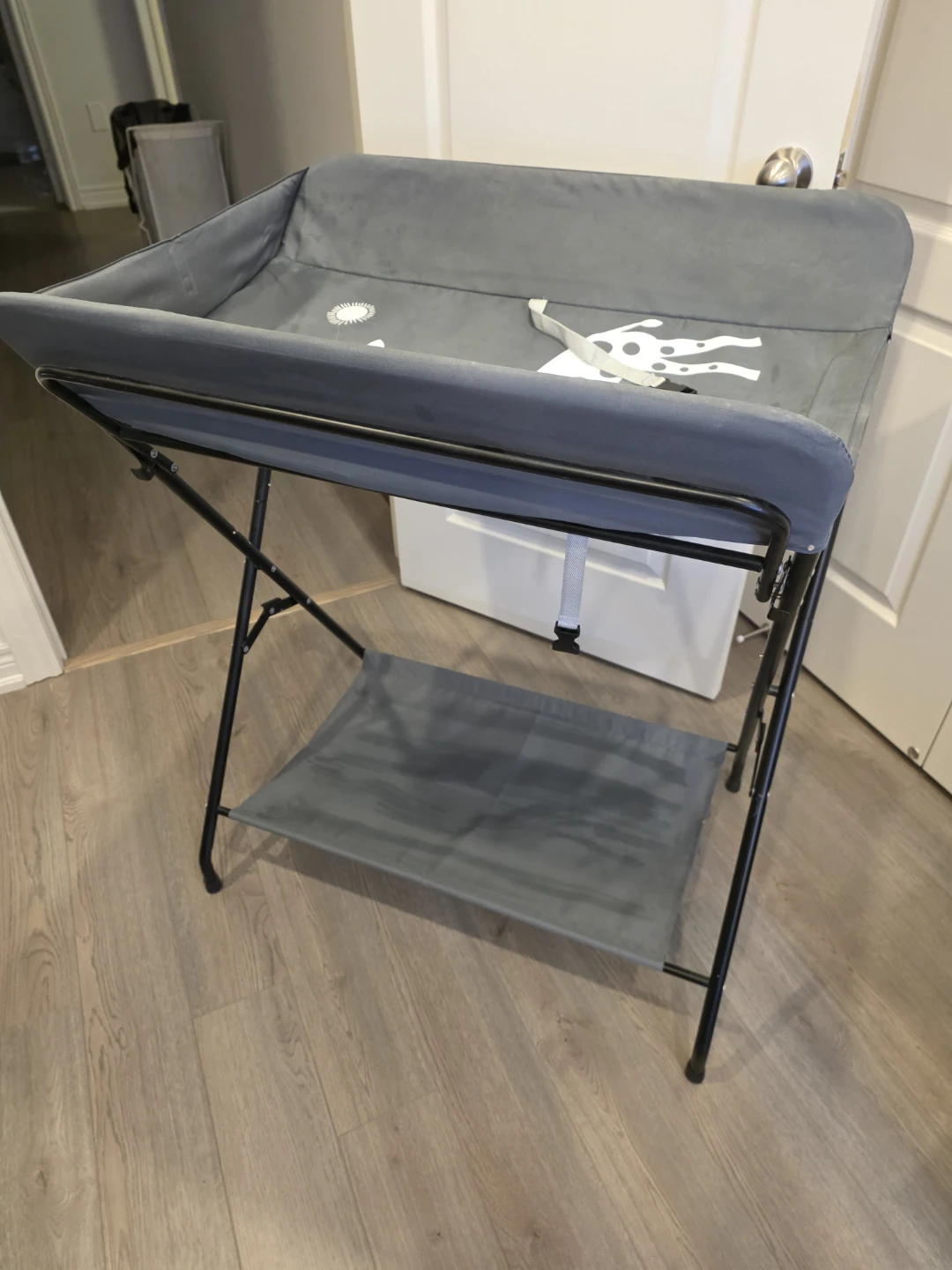 Grey Baby Changing Table with Giraffe Design - photo 2