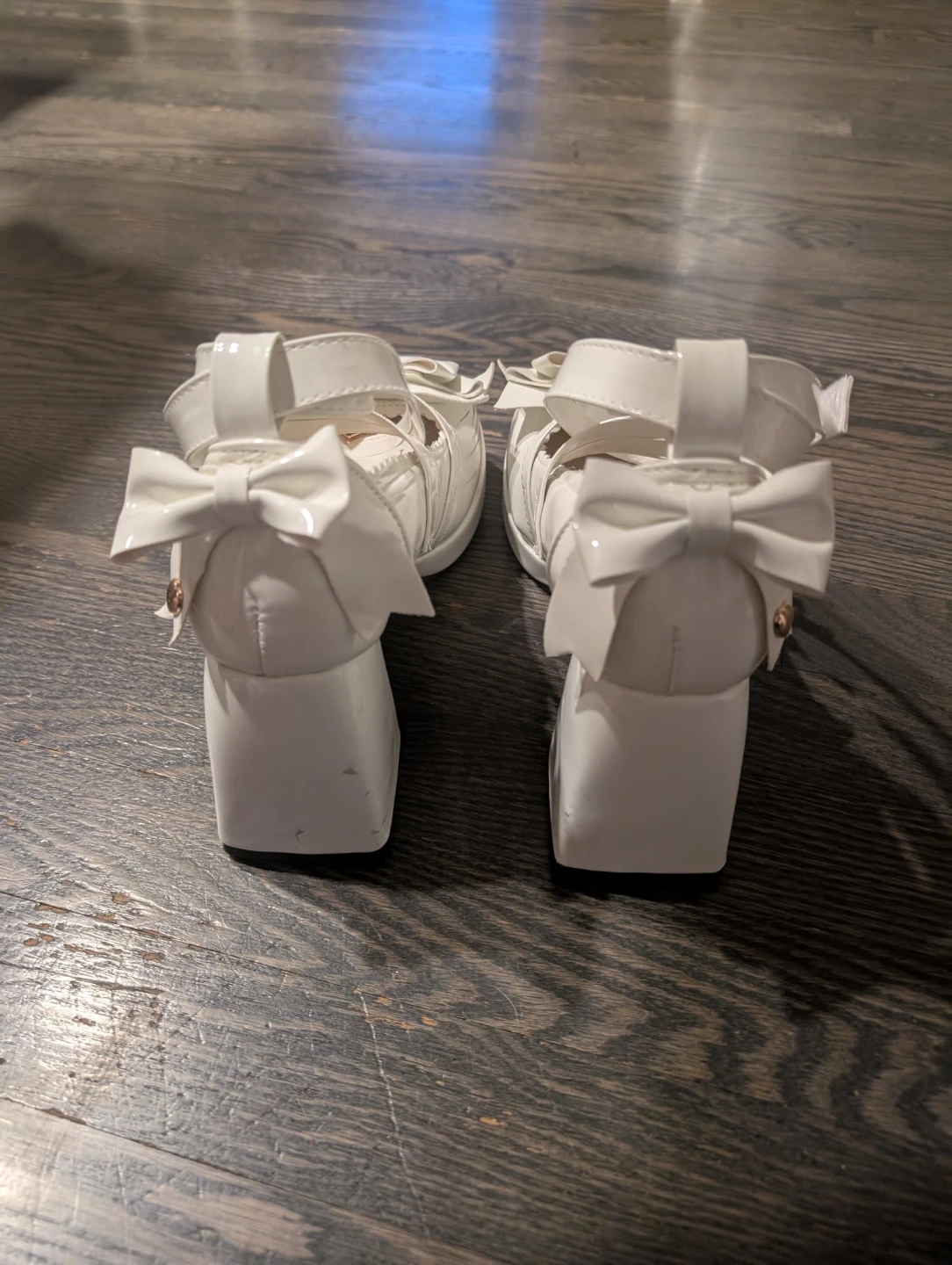 White Mary Jane Shoes with Bows and Star Buckles - photo 2