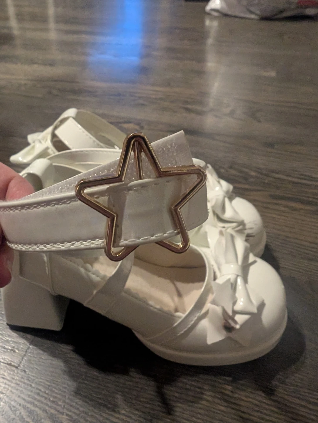 White Mary Jane Shoes with Bows and Star Buckles - photo 5