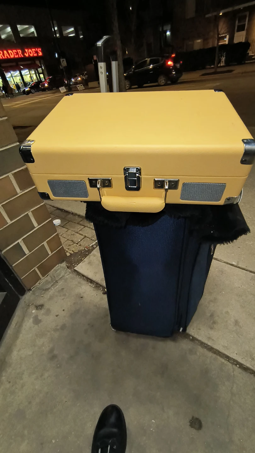 Crosley Yellow Portable Record Player - photo 2