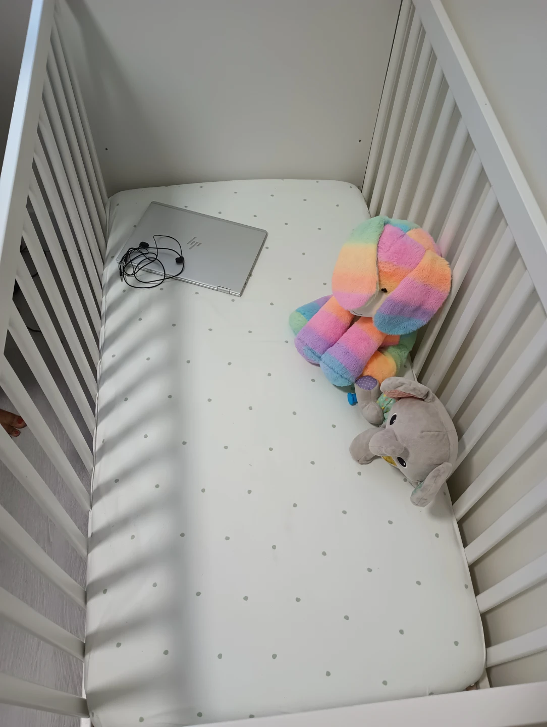 White Wooden Crib with Teal Storage Drawers - photo 2
