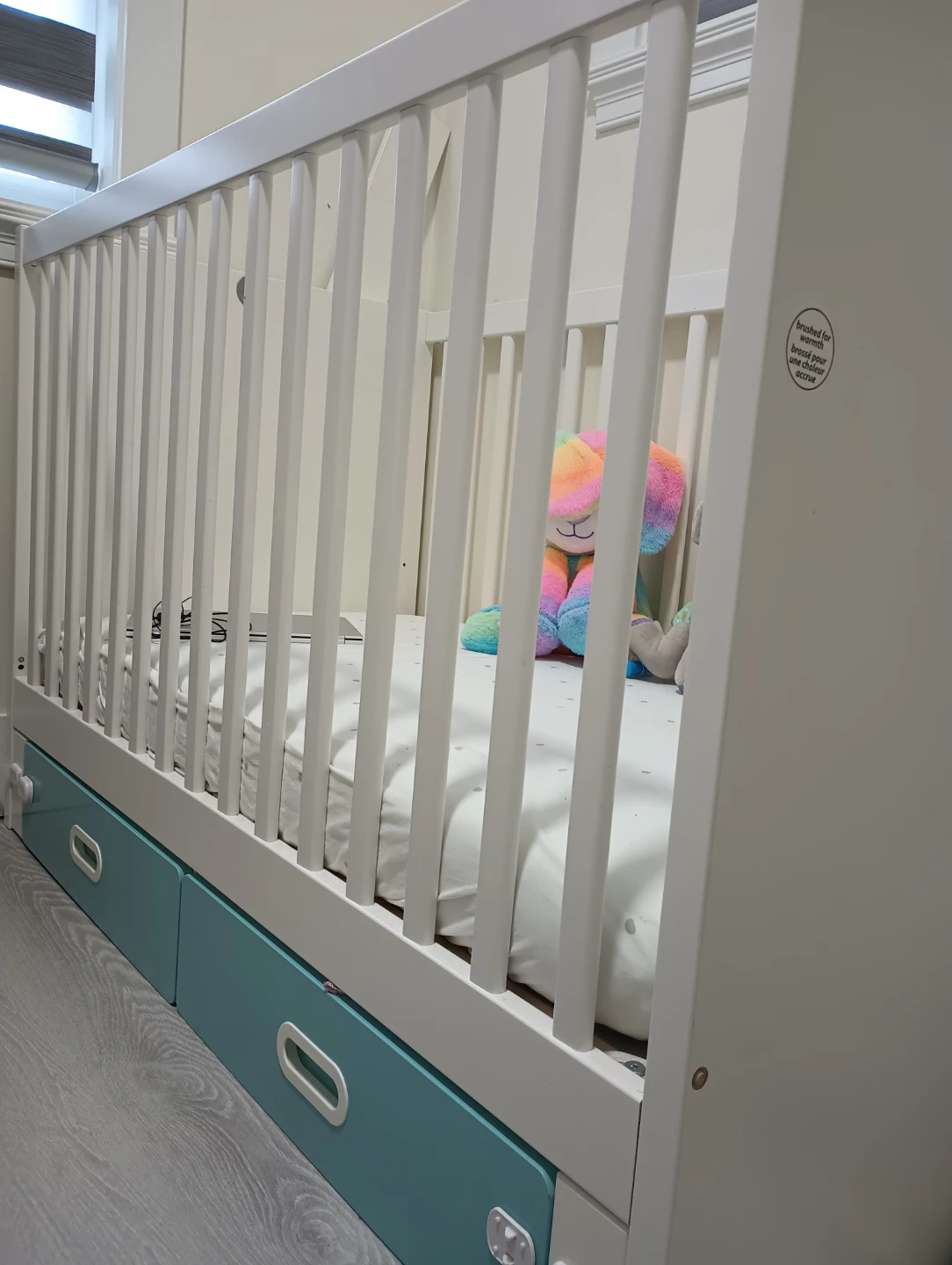 White Wooden Crib with Teal Storage Drawers - photo 3