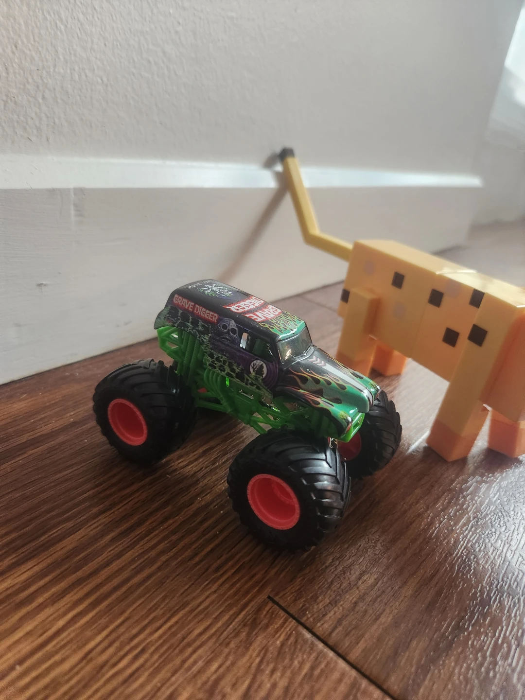 minecraft ocelot figure and grave digger toy car - photo 3