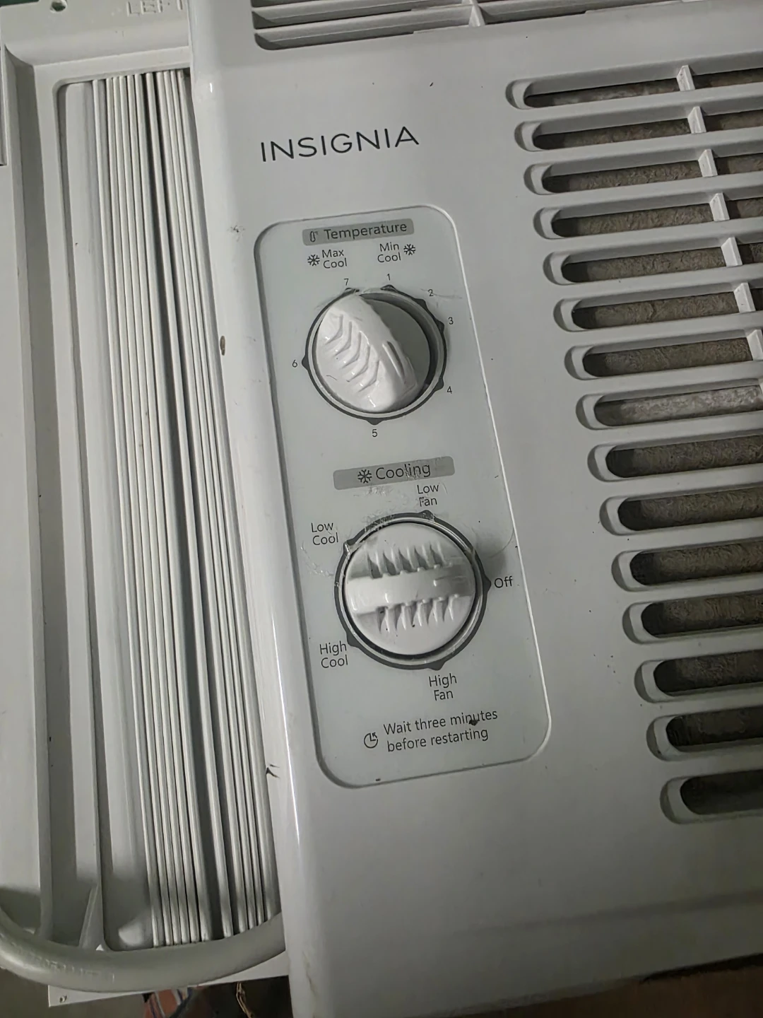 Insignia 5000 BTU Window Air Conditioner - photo 3