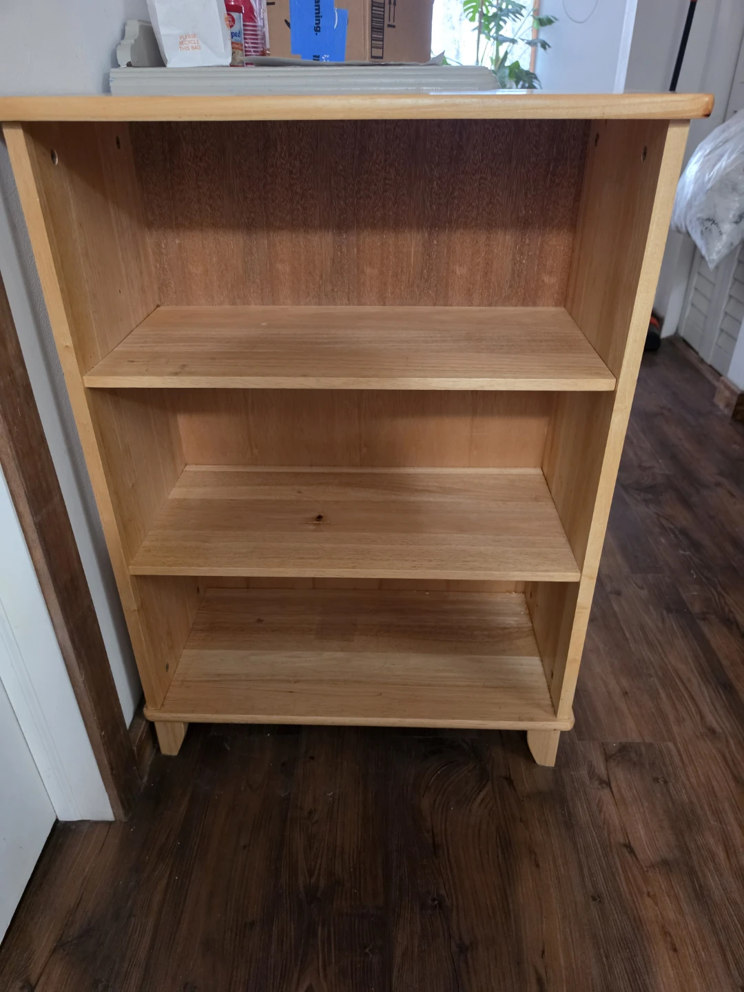 🥕 Wooden 3-Shelf Bookcase
