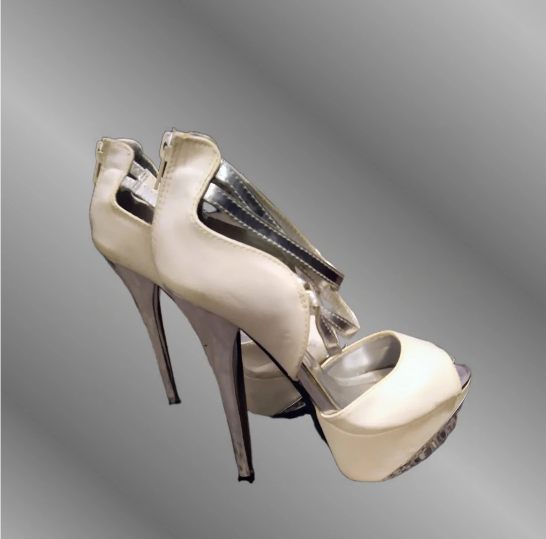 White Charlotte Russe Platform Heels size 6 - photo 5