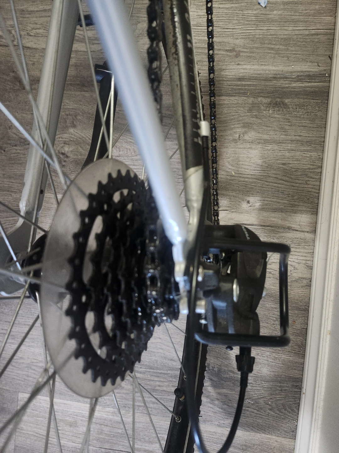 BTWIN Riverside 120 Hybrid Bike - photo 3